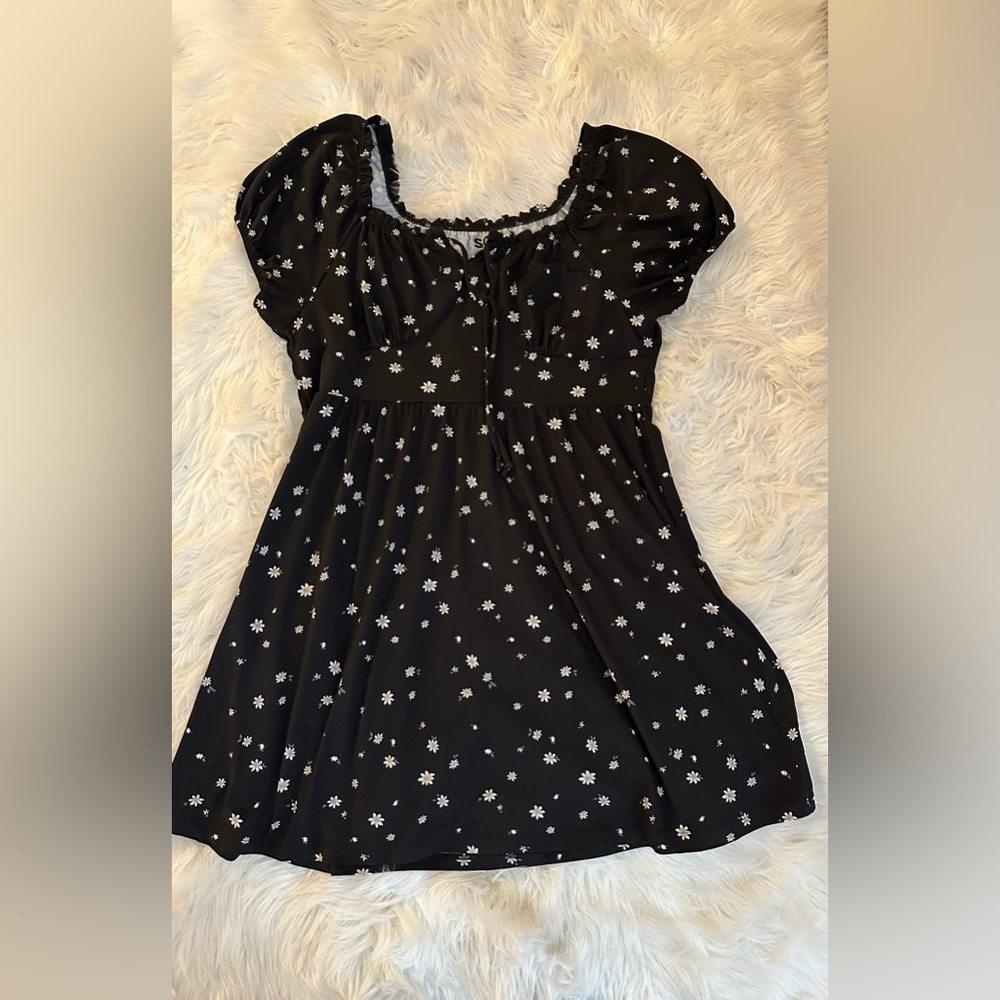 SO black and white dress size: XXL